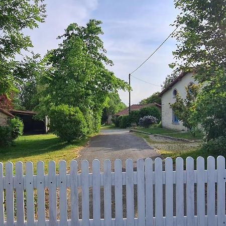 فيلا Le Terrier Maison De Campagne 250 M2 Grande Capacite 20 Couchages, 4500M2 De Terrain Saint-Pierre-du-Chemin المظهر الخارجي الصورة