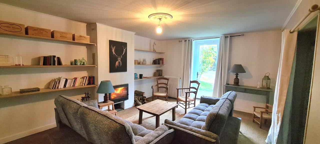 فيلا Le Terrier Maison De Campagne 250 M2 Grande Capacite 20 Couchages, 4500M2 De Terrain Saint-Pierre-du-Chemin المظهر الخارجي الصورة