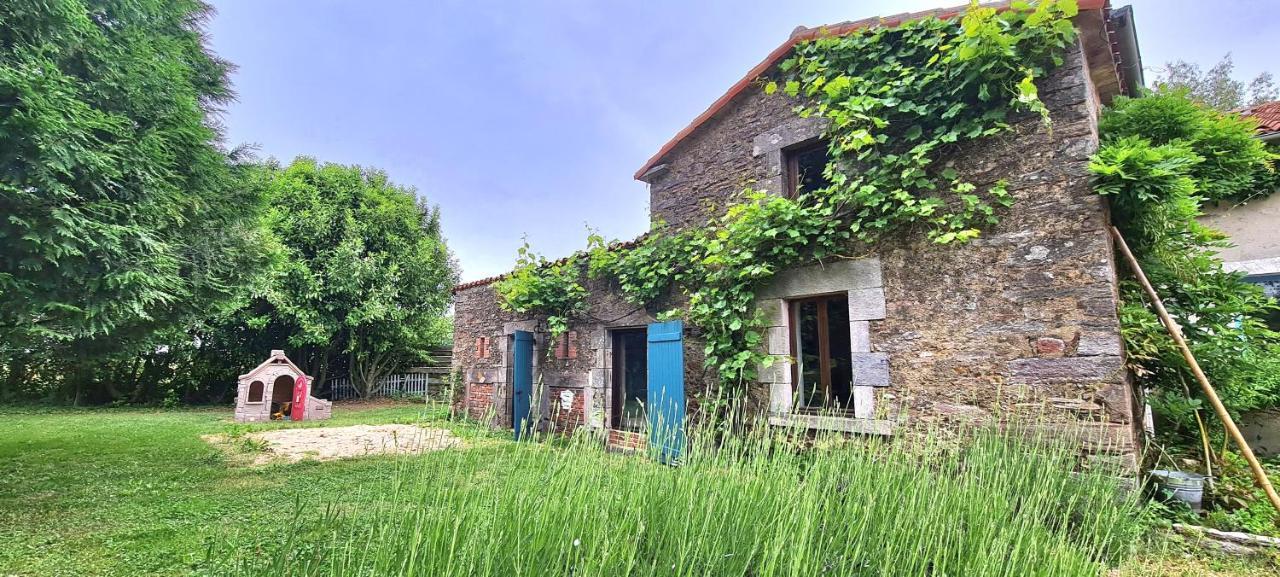 فيلا Le Terrier Maison De Campagne 250 M2 Grande Capacite 20 Couchages, 4500M2 De Terrain Saint-Pierre-du-Chemin المظهر الخارجي الصورة