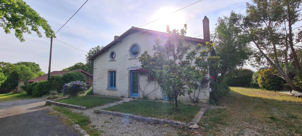 فيلا Le Terrier Maison De Campagne 250 M2 Grande Capacite 20 Couchages, 4500M2 De Terrain Saint-Pierre-du-Chemin المظهر الخارجي الصورة